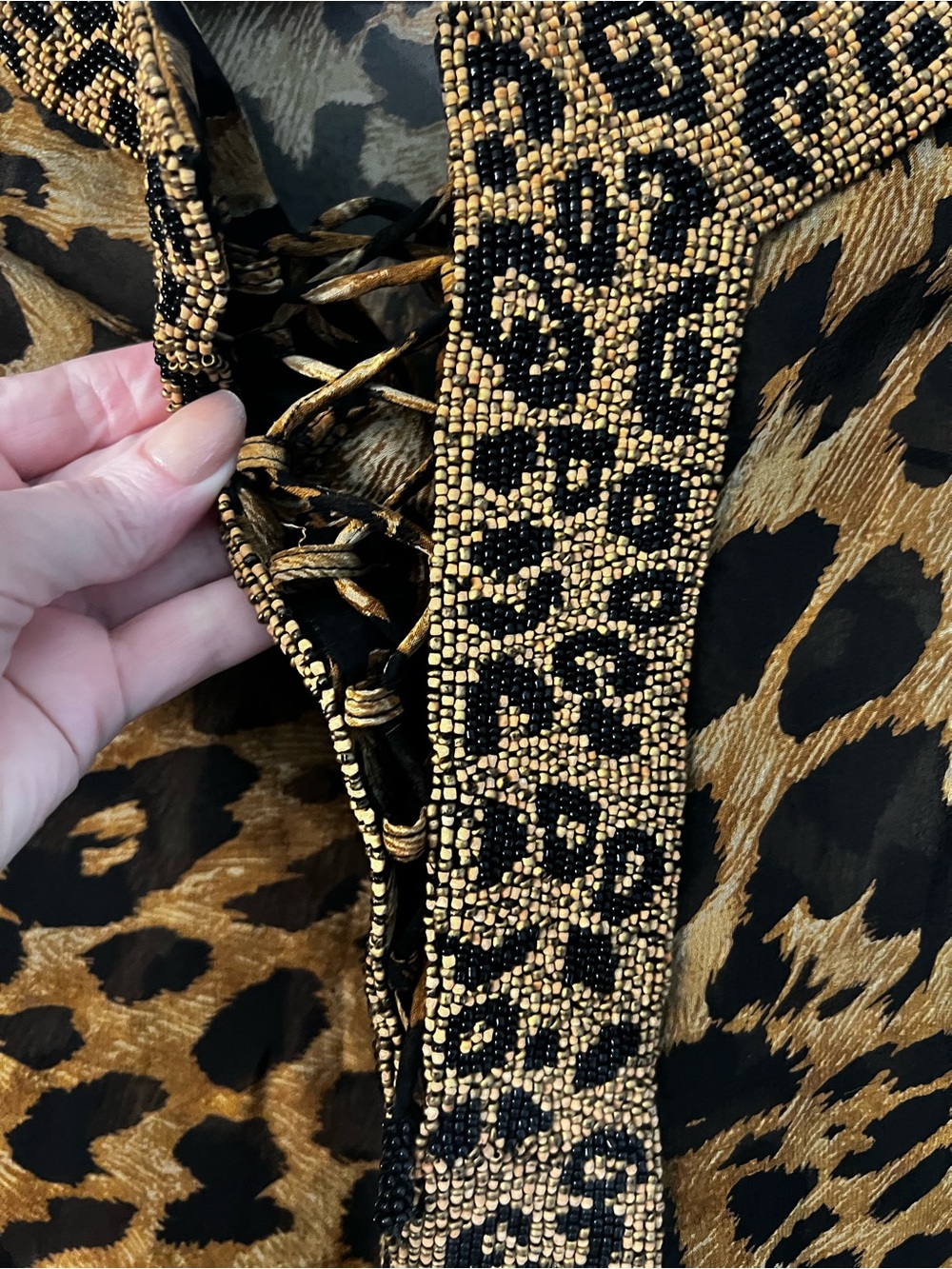 Jeannie McQueeny Black And Brown Leopard Print Silk Heavily Beaded Tunic
Medium - Picture 7 of 12